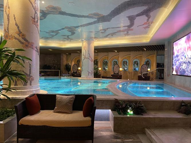 武汉桑拿好去处？李伟的经历或能给你一些启示